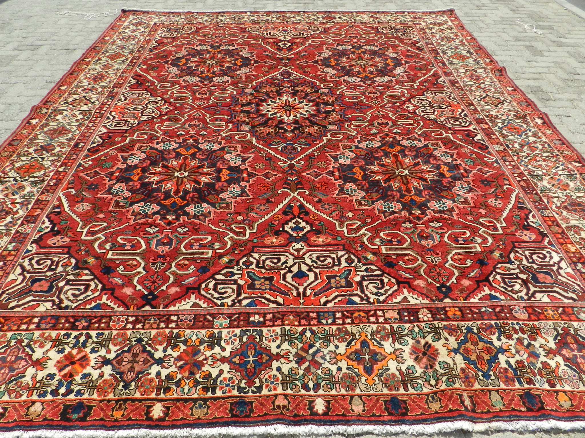 BAKHTIAR (used) Oriental Rugs